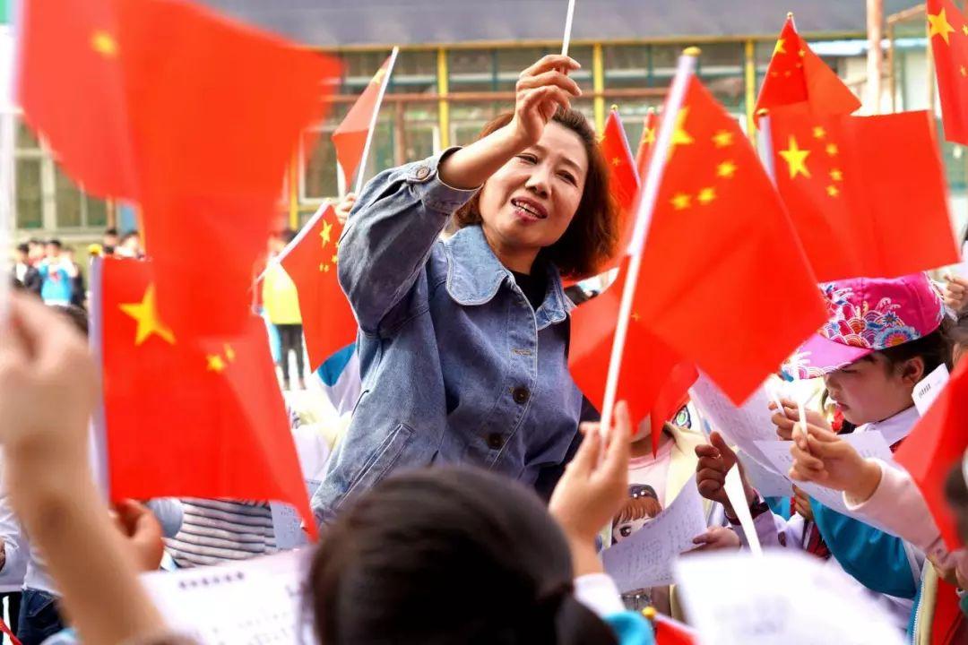 老师总是跟我开玩笑是喜欢我么，只是单纯的喜欢游戏画面
